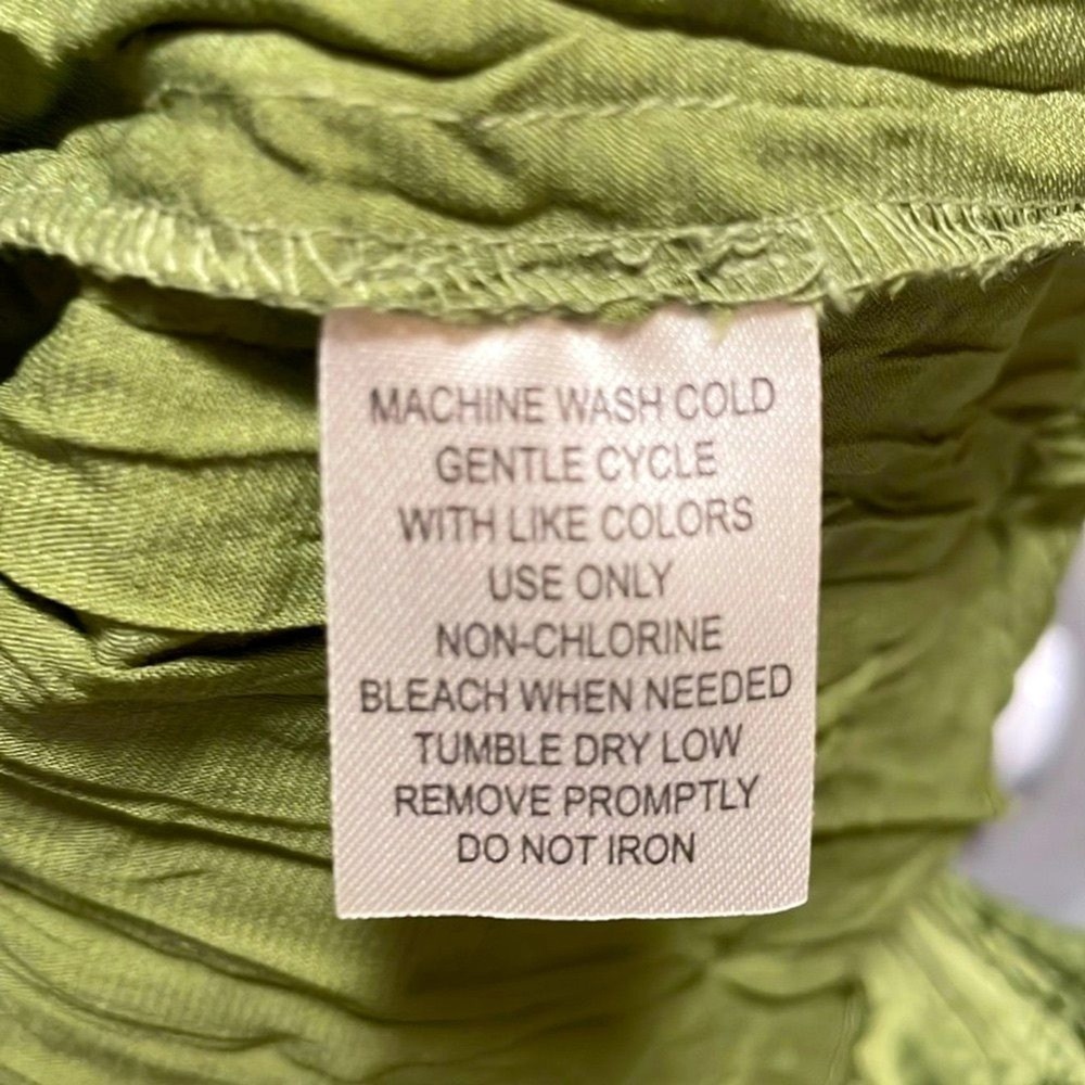 Sunny Leigh Green Crinkle Textured V Neck Short Sleeve Top Women M - Picture 6 of 6